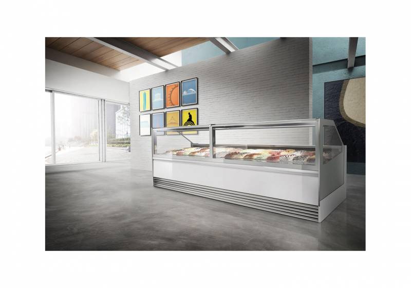 vitrine de la crème glacée : La fonction   TOUTES SAISONS     permet d utiliser la vitrine  toute l année en passant de la fonction glace BT    12°  18°C   ou pâtisserie ou snack   +4°  +8°C  